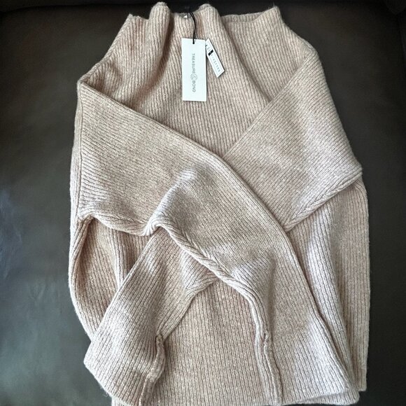 NWT Treasure & Bond Super Soft Off The Shoulder Relaxed Fit Sweater Size S - Picture 9 of 9